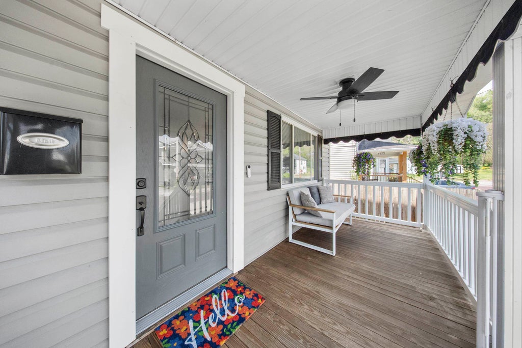 Photo of 215 Amanda Street, Russell, KY 41169 (MLS # 60452)