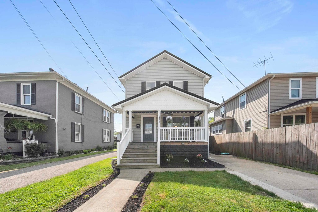 Photo of 215 Amanda Street, Russell, KY 41169 (MLS # 60452)