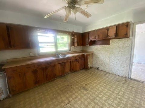 Tiny photo for 2755 Piqua Street ST, Ashland, KY 41102 (MLS # 61093)