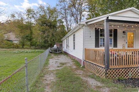 Tiny photo for 217 Iowa Street ST, Ashland, KY 41102 (MLS # 61461)