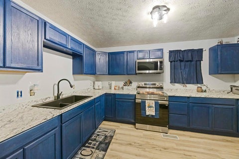 Tiny photo for 217 Iowa Street ST, Ashland, KY 41102 (MLS # 61461)
