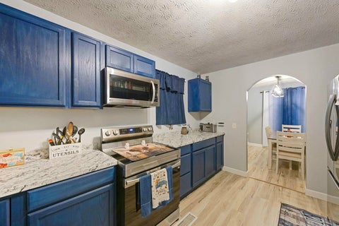Tiny photo for 217 Iowa Street ST, Ashland, KY 41102 (MLS # 61461)