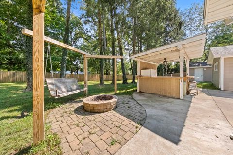 Tiny photo for 116 Buena Vista Drive DR, Ashland, KY 41102 (MLS # 60972)