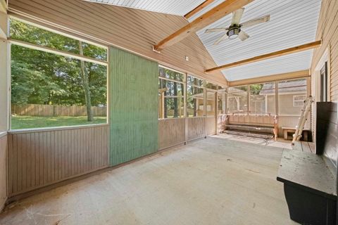 Tiny photo for 116 Buena Vista Drive DR, Ashland, KY 41102 (MLS # 60972)