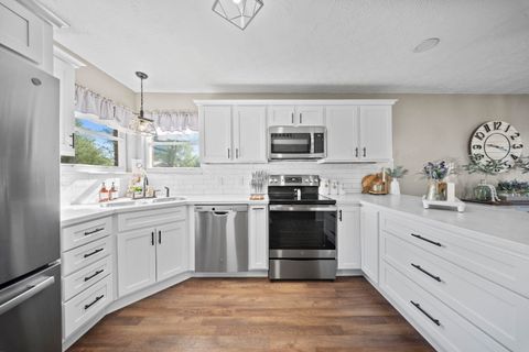 Tiny photo for 961 McCloud Drive Dr, Worthington, KY 41183 (MLS # 60483)