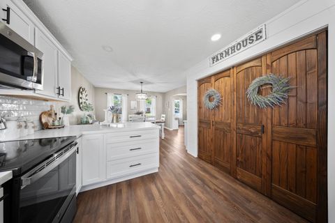 Tiny photo for 961 McCloud Drive Dr, Worthington, KY 41183 (MLS # 60483)