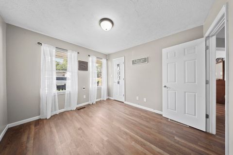 Tiny photo for 961 McCloud Drive Dr, Worthington, KY 41183 (MLS # 60483)