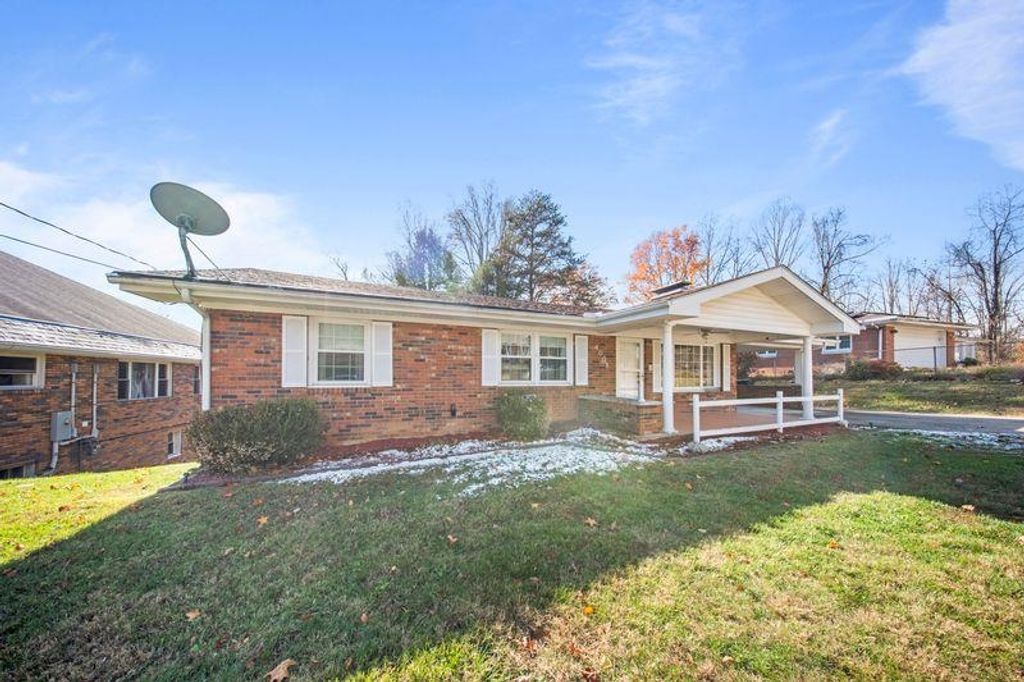 Photo of 4008 Southview Road Rd, Ashland, KY 41102 (MLS # 59760)