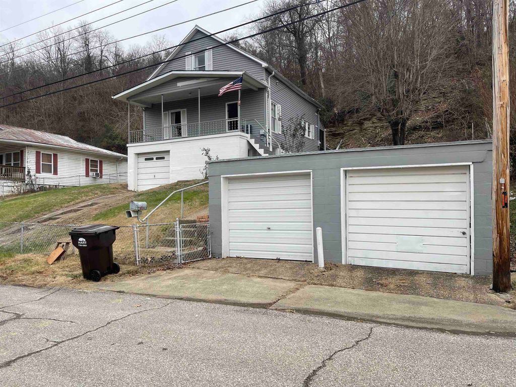 Photo of 632 28th Street St, Catlettsburg, KY 41129 (MLS # 59894)
