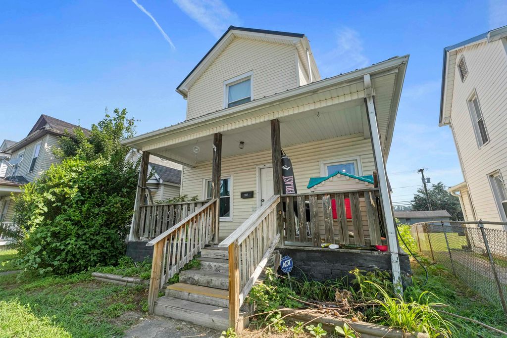 Photo of 2829 Carter Avenue, Ashland, KY 41101 (MLS # 60157)