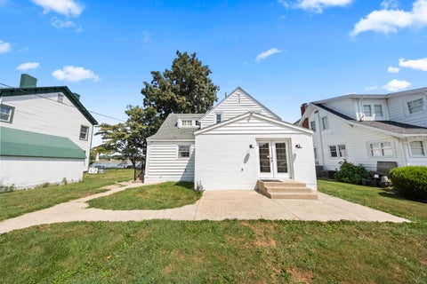 Tiny photo for 704 Waterfront St, Greenup, KY 41144 (MLS # 61223)