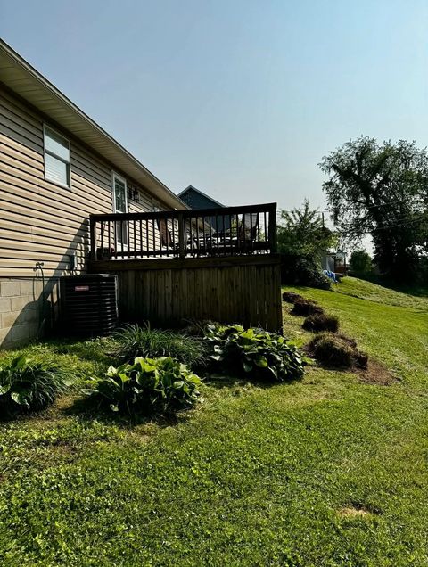 Tiny photo for 817 Cherrywood Lane, Grayson, KY 41143 (MLS # 60070)