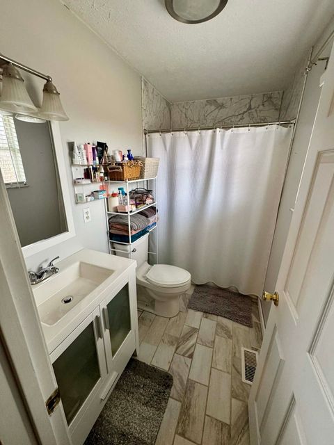 Tiny photo for 817 Cherrywood Lane, Grayson, KY 41143 (MLS # 60070)