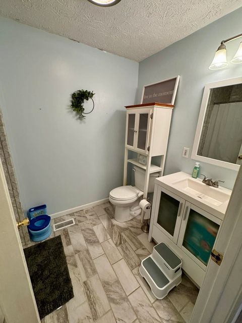 Tiny photo for 817 Cherrywood Lane, Grayson, KY 41143 (MLS # 60070)