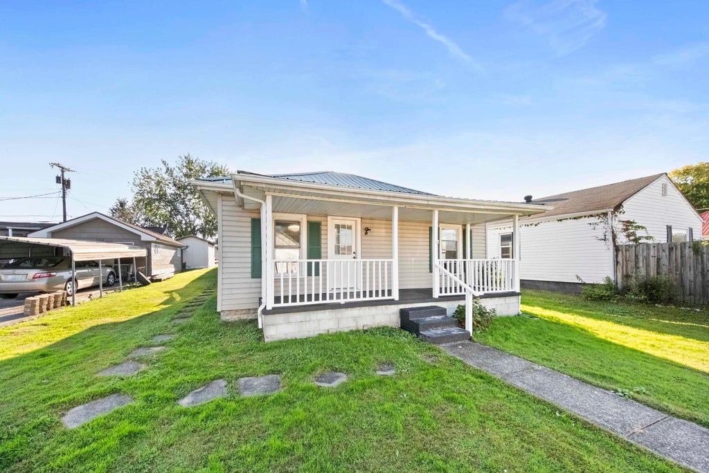 Photo of 1004 Court St. ST, Worthington, KY 41183 (MLS # 61423)