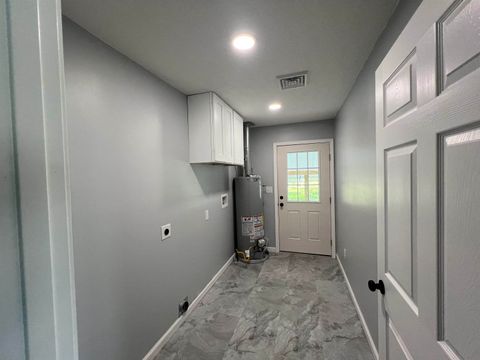 Tiny photo for 2620 Piqua St, Ashland, KY 41102 (MLS # 59571)
