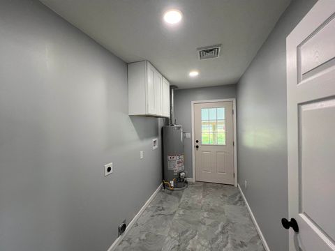 Tiny photo for 2620 Piqua St, Ashland, KY 41102 (MLS # 59571)
