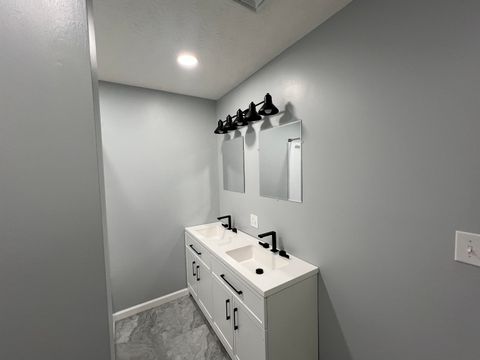 Tiny photo for 2620 Piqua St, Ashland, KY 41102 (MLS # 59571)
