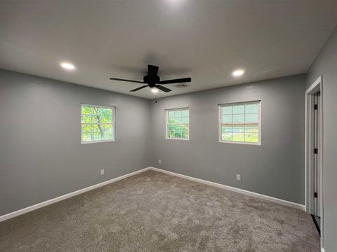 Tiny photo for 2620 Piqua St, Ashland, KY 41102 (MLS # 59571)