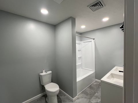 Tiny photo for 2620 Piqua St, Ashland, KY 41102 (MLS # 59571)
