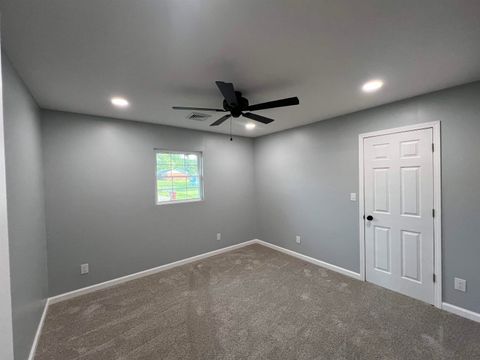 Tiny photo for 2620 Piqua St, Ashland, KY 41102 (MLS # 59571)
