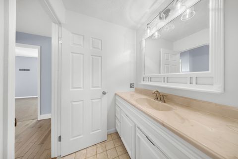 Tiny photo for 1609 Gainesway Drive, Worthington, KY 41183 (MLS # 60211)