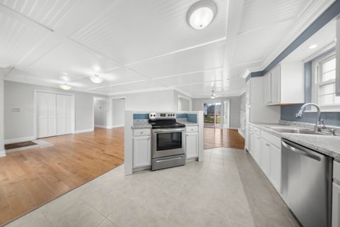 Tiny photo for 1609 Gainesway Drive, Worthington, KY 41183 (MLS # 60211)