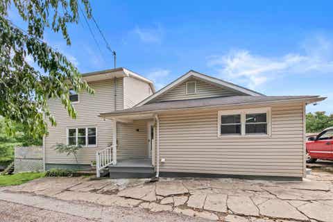 Tiny photo for 904 Horn Street, Ashland, KY 41102 (MLS # 60964)