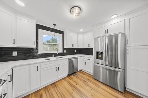 Tiny photo for 3842 Cactus Street St, Ashland, KY 41101 (MLS # 60044)