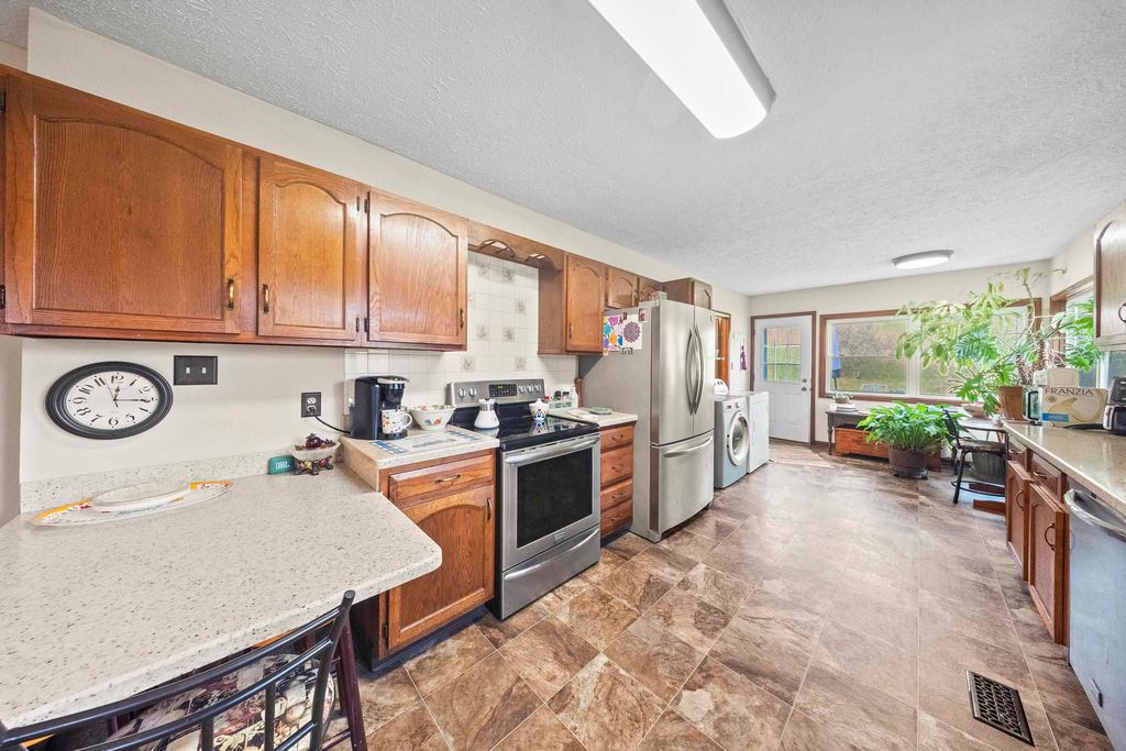 Photo of 3911 Duke Street St, Ashland, KY 41101 (MLS # 59866)