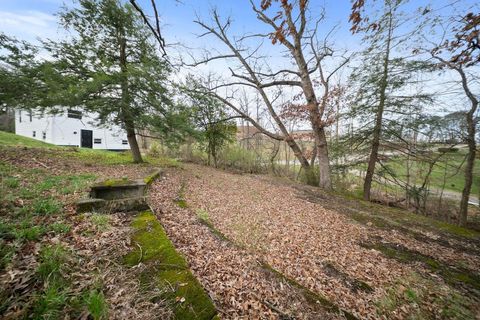 Tiny photo for 2731 Blackburn Avenue, Ashland, KY 41101 (MLS # 60246)