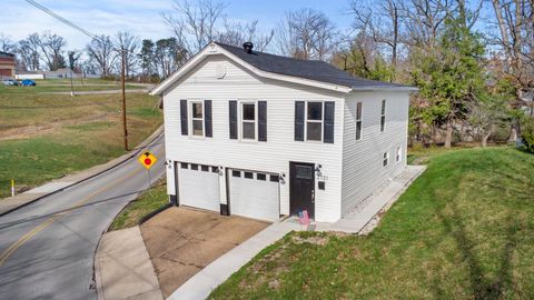 Tiny photo for 2731 Blackburn Avenue, Ashland, KY 41101 (MLS # 60246)