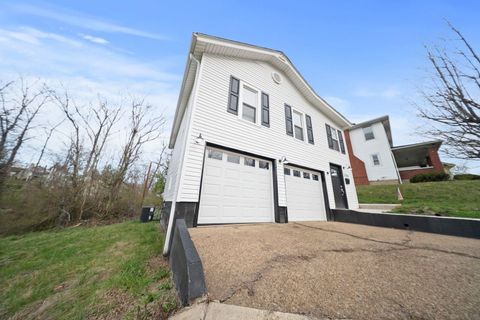 Tiny photo for 2731 Blackburn Avenue, Ashland, KY 41101 (MLS # 60246)