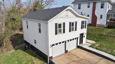 Tiny photo for 2731 Blackburn Avenue, Ashland, KY 41101 (MLS # 60246)