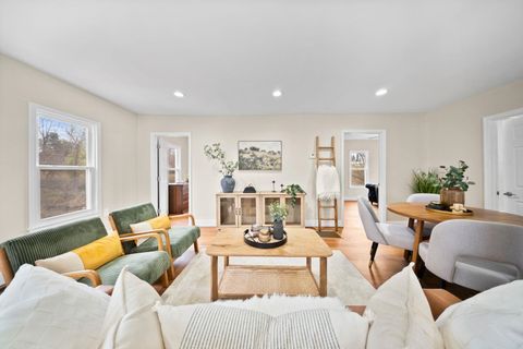 Tiny photo for 2731 Blackburn Avenue, Ashland, KY 41101 (MLS # 60246)