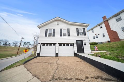 Tiny photo for 2731 Blackburn Avenue, Ashland, KY 41101 (MLS # 60246)