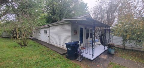 Tiny photo for 2410 Boone Street St, Ashland, KY 41101 (MLS # 59603)
