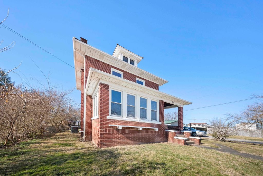 Photo of 3001 29th Street, Ashland, KY 41101 (MLS # 59882)