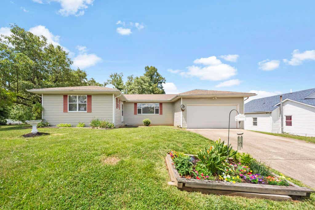 Photo of 2245 Nevada St ST, Ashland, KY 41101 (MLS # 60838)