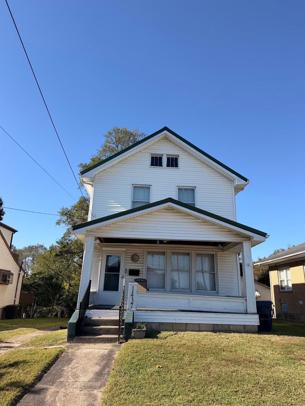 Photo of 1437 Nichols Place, Ashland, KY 41101 (MLS # 61359)