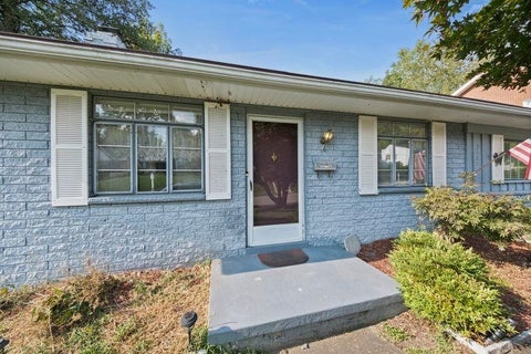 Tiny photo for 2521 Algonquin Avenue AVE, Ashland, KY 41101 (MLS # 61228)