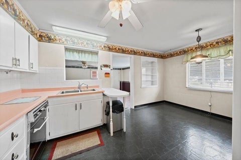 Tiny photo for 2521 Algonquin Avenue AVE, Ashland, KY 41101 (MLS # 61228)