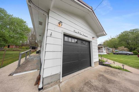 Tiny photo for 905 Linnwood Street, Raceland, KY 41169 (MLS # 60437)