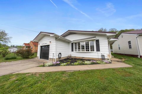 Tiny photo for 905 Linnwood Street, Raceland, KY 41169 (MLS # 60437)
