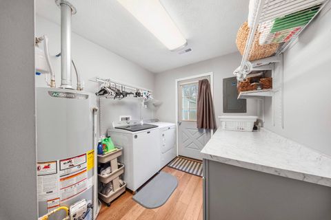 Tiny photo for 905 Linnwood Street, Raceland, KY 41169 (MLS # 60437)