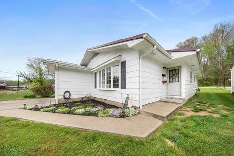 Tiny photo for 905 Linnwood Street, Raceland, KY 41169 (MLS # 60437)