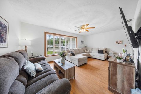 Tiny photo for 905 Linnwood Street, Raceland, KY 41169 (MLS # 60437)