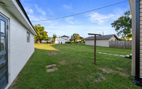 Tiny photo for 329 4th Avenue, Worthington, KY 41183 (MLS # 61217)