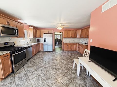 Tiny photo for 1605 Lexington Ave Ave, Ashland, KY 41101 (MLS # 60464)