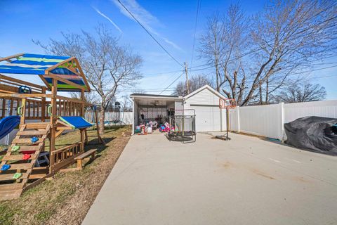 Tiny photo for 4513 Blackburn Avenue, Ashland, KY 41101 (MLS # 60233)